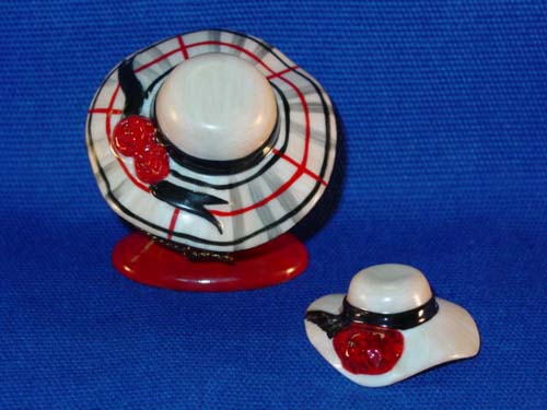 DESIGNER HAT ON STAND